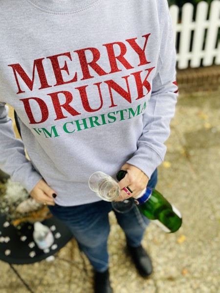 ElSa Sweater "MERRY DRUNK"